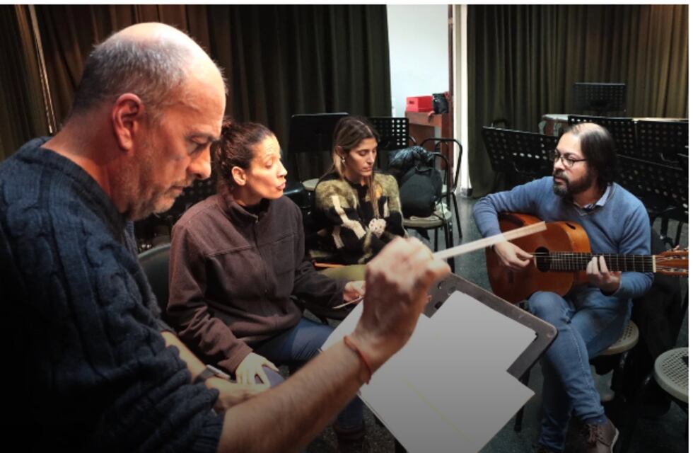 Francisco Santamarina y Sofía Ascarate en la Orquesta Juvenil de la UNT