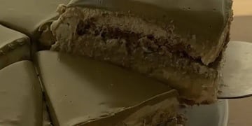 En simples pasos y con pocos ingredientes se puede hacer el tiramisú de pistacho.