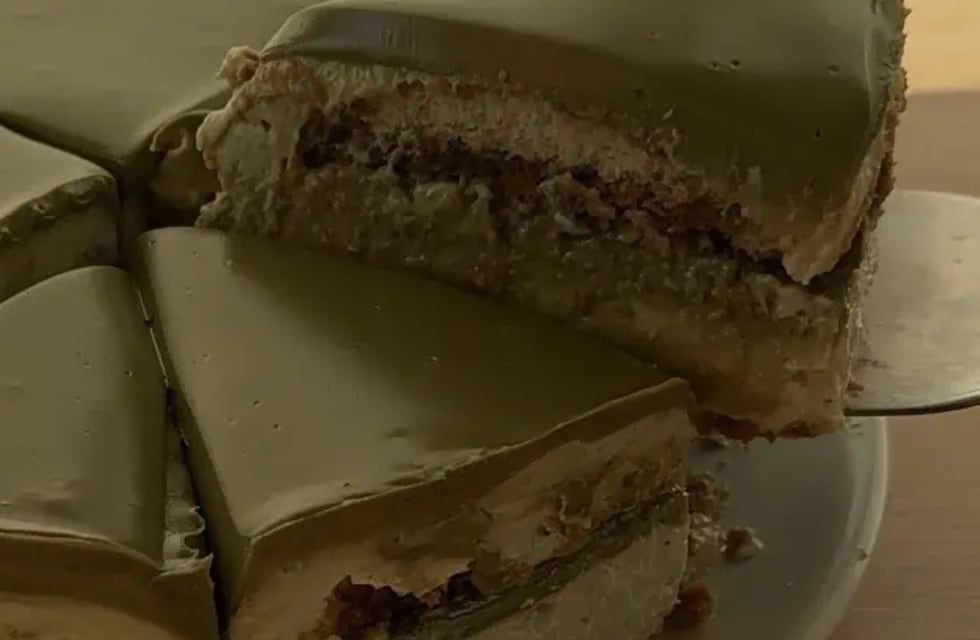 La reversión un clásico: cómo hacer un tiramisú de pistacho muy cremoso