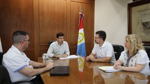 Viotti junto al secretario de Gobierno y Modernización, Germán Bottero y Mariana Arias, coordinadora de Protección Vial y Comunitaria.
