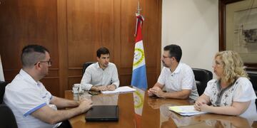 Viotti junto al secretario de Gobierno y Modernización, Germán Bottero y Mariana Arias, coordinadora de Protección Vial y Comunitaria.