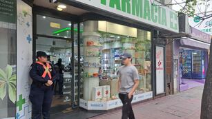 Los farmacéuticos se movilizan en contra del DNU de Javier Milei. (Nicolás Bravo/La Voz)