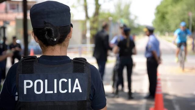 Los efectivos se acercaron a los vendedores de artículos robados haciéndose pasar por compradores.
