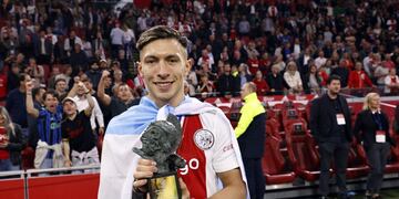 Lisandro Martínez fue elegido como el mejor jugador del Ajax en toda la temporada.