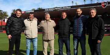 El "Tata" se reunió en el Coloso con Ricardo Lunari, Fabián Garfagnoli, Sergio Stachiotti, Cristian Roldán y Pablo Lenci.