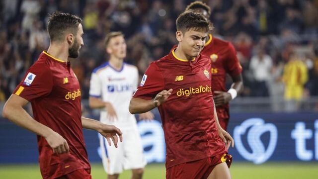 Paulo Dybala se lesionó en Roma luego de marcar un penal. (Twitter Insta Football).