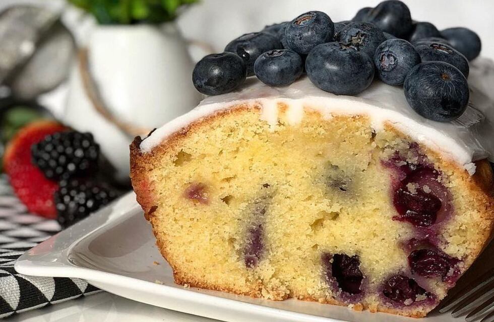 Ideal para la mesa dulce de Navidad: Camila Homs enseñó cómo hacer budín de arándanos