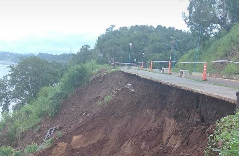 Se desmoronó parte de la costanera de Puerto Piray