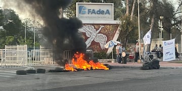 Protesta de los empleados de Fadea sobre la ruta 20.