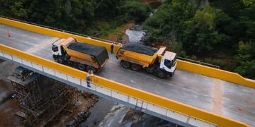 El puente que une a Aristóbulo del Valle y a Jardín América ya se encuentra habilitado.