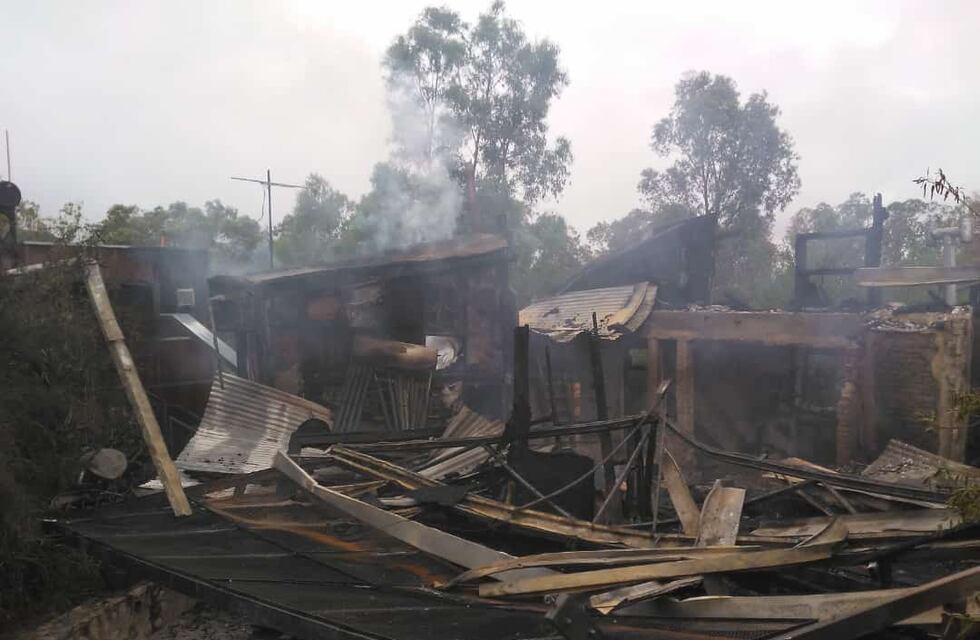 Un terrible incendio acabó con una vivienda de Valle Hermoso