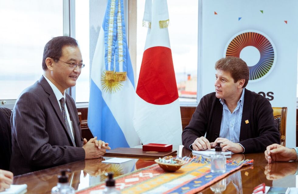 El gobernador Melella recibió al embajador de Japón Takahiro Nakamae