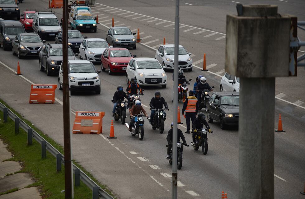 Villa Giardino: un policía fue atropellado por un motociclista que intentó escapar de un control policial