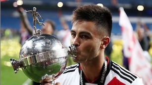 Pity Martínez con la Copa