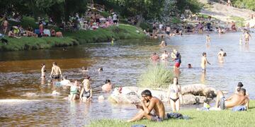 Vacaciones con altas temperaturas en el comienzo del verano. Isla de los Patos 20 diciembre 2021 foto Javier Ferreyra