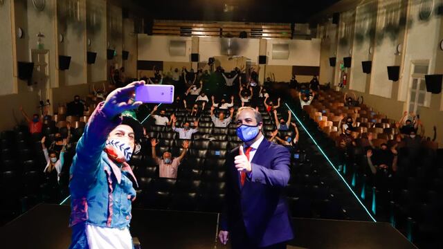 El cine teatro Imperial de Maipú ofrece 2x1 a personas que tengan la vacuna contra Covid-19.