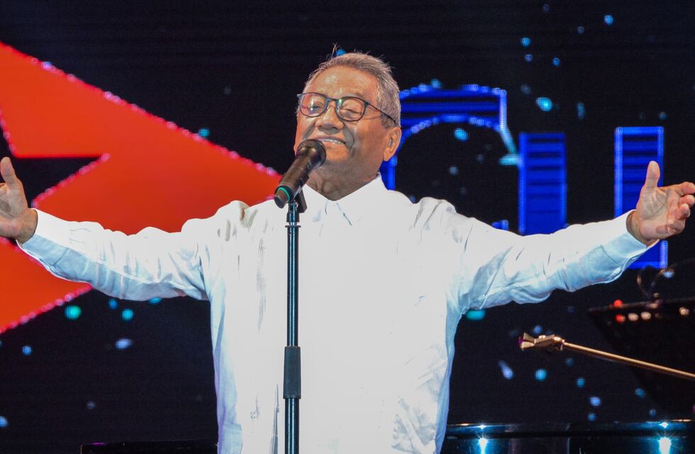 Armando Manzanero está internado tras dar positivo en Covid-19 y su estado es “delicado”