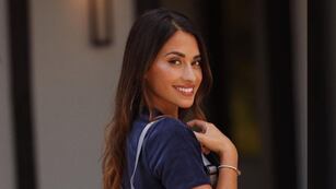 Antonela Roccuzzo posó con un deslumbrante total black