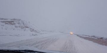 Primera nevada en alta montaña.