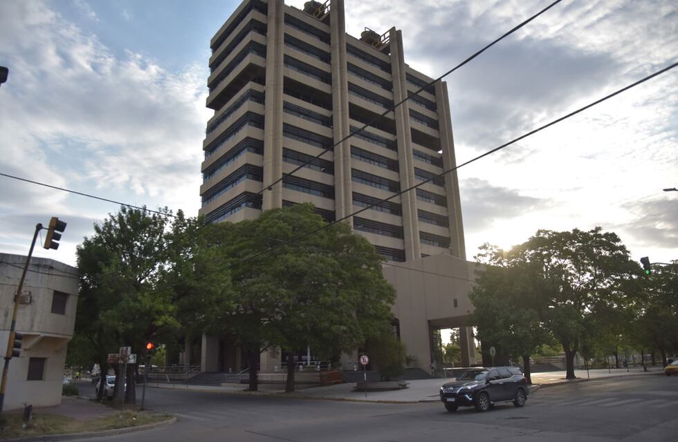 Por la ola de calor, permiten que los empleados de Tribunales Federales de Córdoba trabajen desde su casa