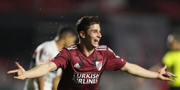 Julián Álvarez dejó su saludo a las madres de Atalaya. (La Voz / Archivo)