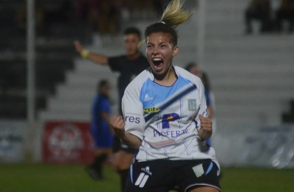 Fútbol Femenino: la puntaltense Julieta Romero fue figura en el triunfo de la Liga del Sur