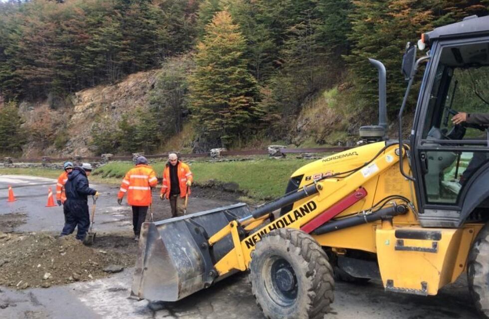 Ushuaia: Se realizan trabajos viales en el Camino al Glaciar Martial