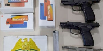 Foz de Iguazú: una mujer cayó con arma perteneciente a un oficial de la Policía Federal Argentina.