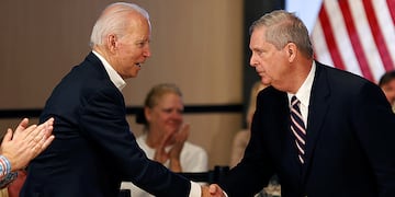 Joe Biden fue ratificado por el Congreso como nuevo presidente electo de los Estados Unidos. REUTERS/Mike Segar