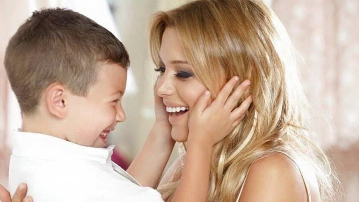 El hijo de Evangelina Anderson debutó como modelo.