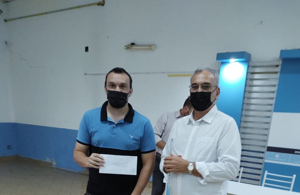 Alcides Calvo entregó aportes a instituciones