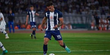 El defensor alternó buenas y malas en el equipo albiazul.