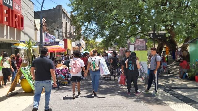 Mucho público volcado a las compras en el centro de San Luis
