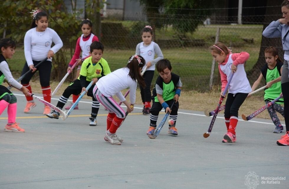 “Jugando en los Barrios”, un programa que integra a los niños y jóvenes a través del deporte