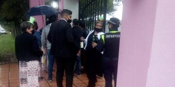 Clausuraron un bar, desalojaron un casamiento y un cumpleaños por no cumplir con los protocolos