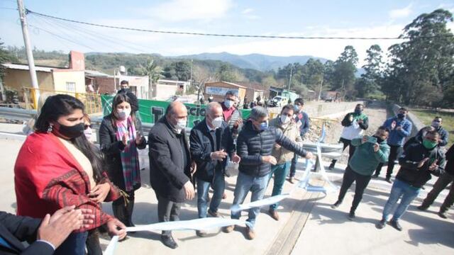 Manzur recorrió obras en Tafí Viejo.