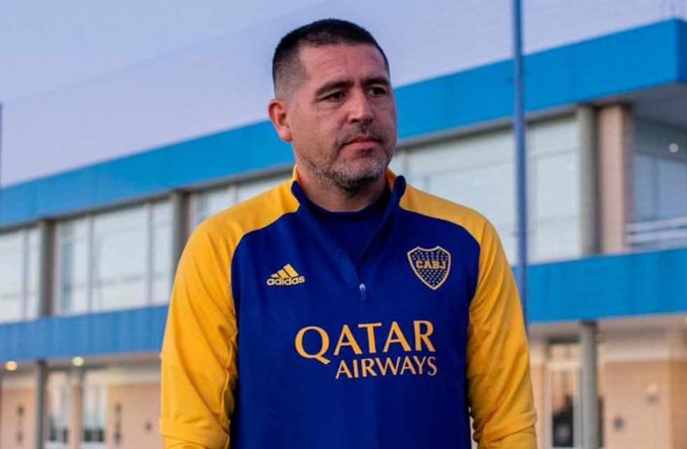 “Se terminó el Roman$e”: el mensaje de los hinchas de Boca en La Bombonera para Juan Román Riquelme