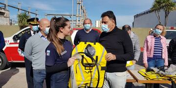 Bomberos de Carlos Paz. Entrega de equipamiento.