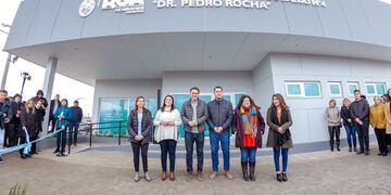 La ministra de Salud, Carla Vizzotti, junto a su par de Obras Públicas, Gabriel Katopodis, acompañaron al intendente Martín Perez