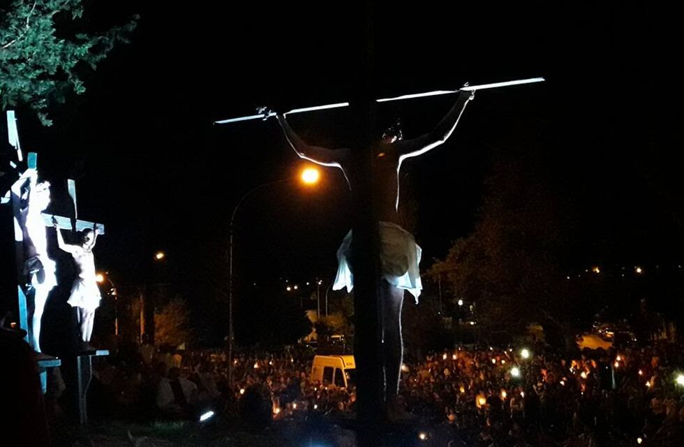 Después de dos años vuelve a las calles de Punta Alta el Vía Crucis Viviente
