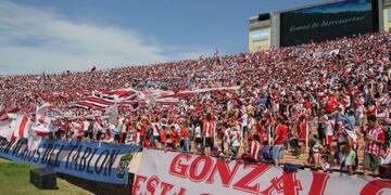 Hinchada de River en Mendoza
