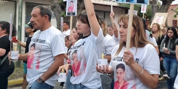 Una de las marchas reclamando justicia por el crimen de Santiago Aguilera en Traslasierra. (La Voz)