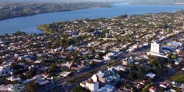 Carlos Paz paisaje soleado.