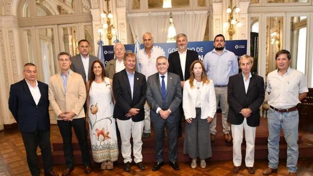 El gobernador recibió a directivos de la Sociedad Rural Argentina para abordar la situación del sector agropecuario