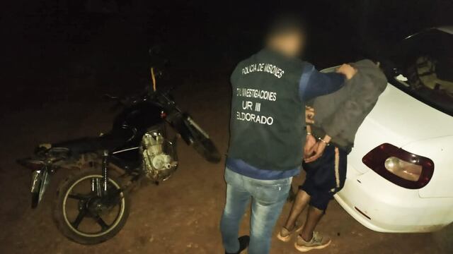 Joven detenido en Eldorado acusado de robar y vender una motocicleta.