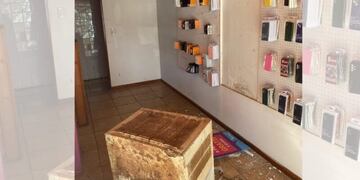 Robo en Eldorado: ingresó al comercio tras quitar un aire acondicionado.