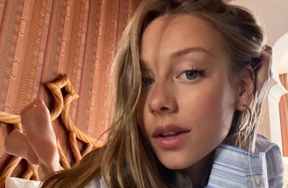 Ester Expósito cautivó en Instagram frente al espejo y con la tendencia “tanga a la vista”: “No hay tiempo para dormir”