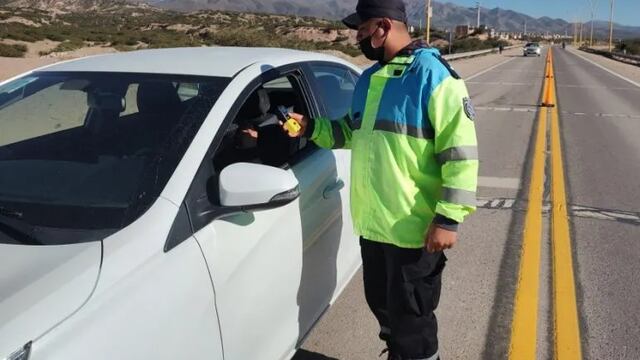 Los controles ruteros de la Secretaría de Seguridad Vial de Jujuy detectaron la semana pasada 129 conductores que circulaban con alcohol en sangre, lo cual está totalmente prohibido en esta provincia.