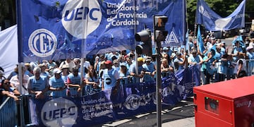 Movilización en contra de la suba de aportes a la caja de jubilaciones. Córdoba. (Pedro Castillo / La Voz / Ilustrativa)