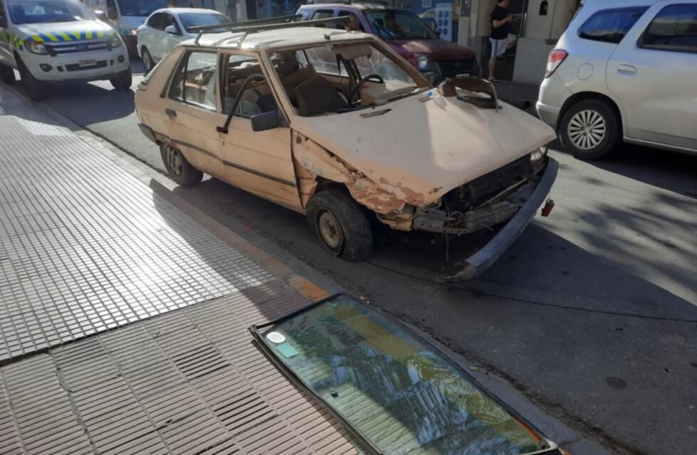 Manejaba alcoholizado y provocó un desastre en pleno centro de San Luis